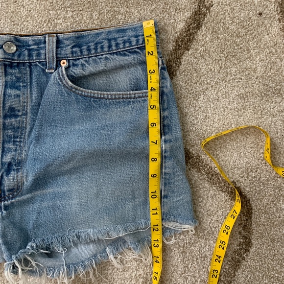 Vintage Levi’s Cutoff 501 Light Denim Shorts Button Fly - Picture 7 of 11